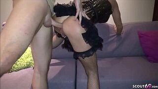 Немецкий фетиш - немецкую тинку в латексе трахнули глубоко в глотку и в задницу - порно видео