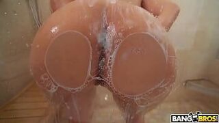 Сладкие натуральные сиськи Луны Миллс - порно видео