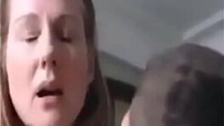 Здесь я ловлю тебя, здесь я трахаю тебя - порно видео