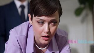 Соблазнение маленьким размером (Служебный роман) - порно видео