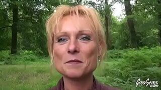 Русскую милфу трахнули в гэнгбэнге - порно видео