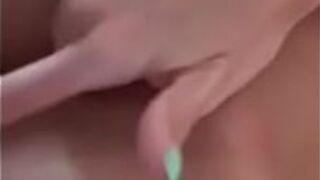 Я СТОНУСЬ ОТ СЧАСТЬЯ ВО ВРЕМЯ МАСТУРБЫ - порно видео